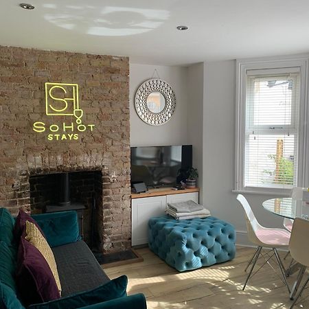 Stylish & Cosy Margate Escape With Hot Tub And Log Burner Dogs Welcome מראה חיצוני תמונה