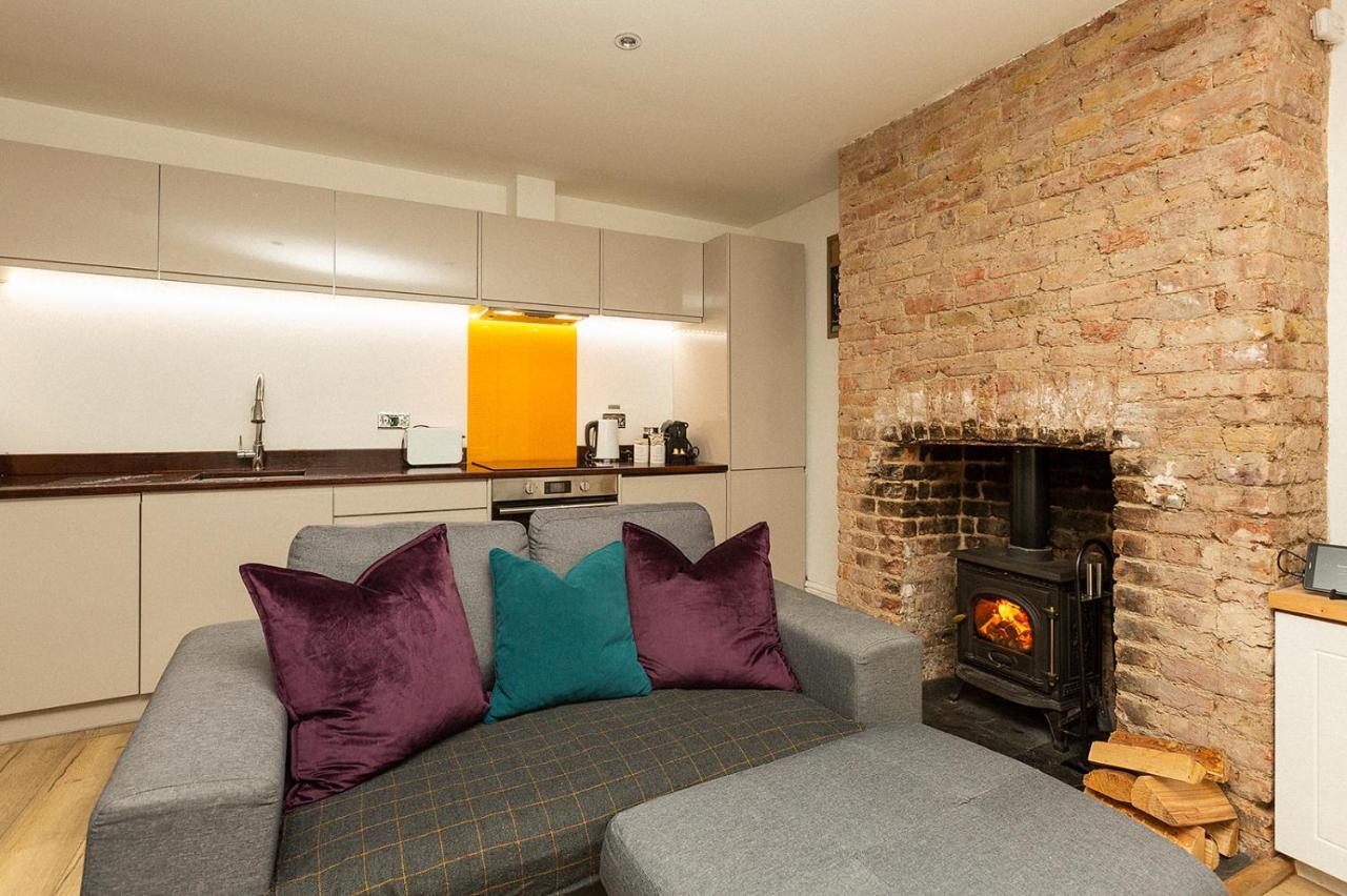 Stylish & Cosy Margate Escape With Hot Tub And Log Burner Dogs Welcome מראה חיצוני תמונה